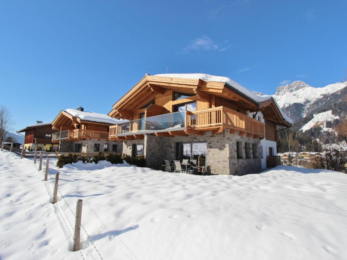 Spacious Chalet in Leogang Salzburg with Large Terrace Exterior foto