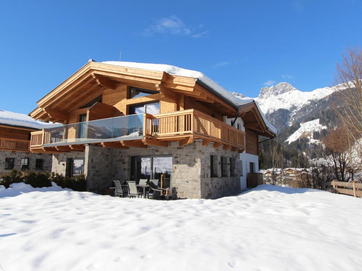 Spacious Chalet in Leogang Salzburg with Large Terrace Exterior foto