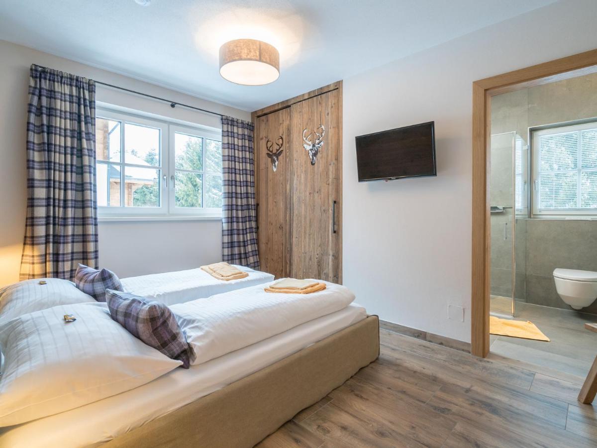 Spacious Chalet in Leogang Salzburg with Large Terrace Exterior foto