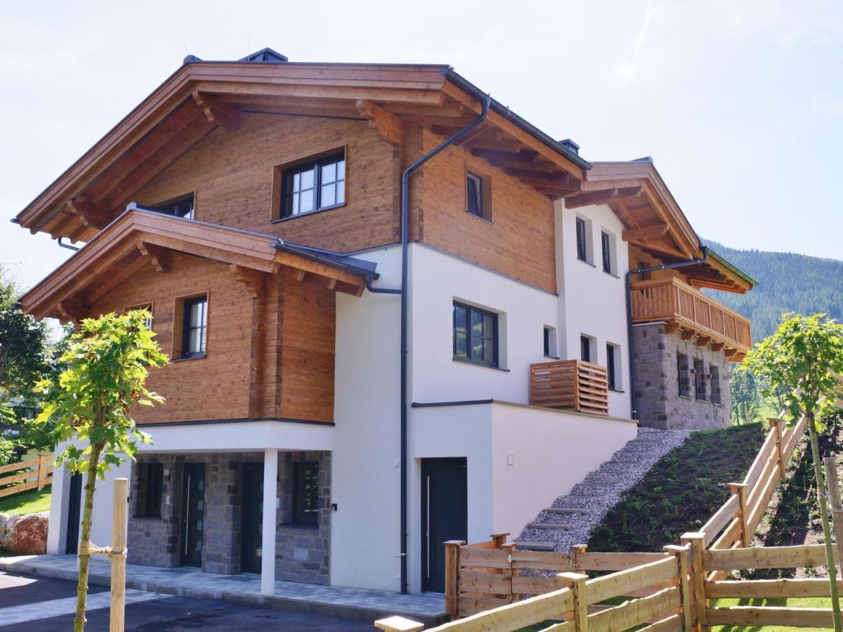 Spacious Chalet in Leogang Salzburg with Large Terrace Exterior foto