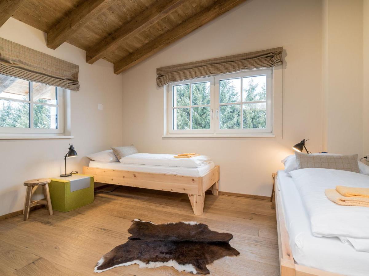 Spacious Chalet in Leogang Salzburg with Large Terrace Exterior foto